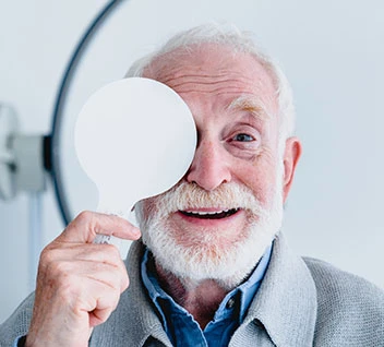 Eye-Test, Ophthalmologist